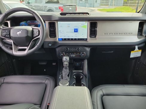 New 2025 Ford Bronco Outer Banks w/ Sasquatch Package image 11