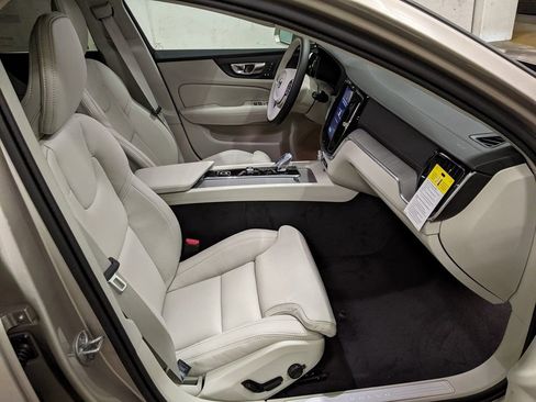 New 2025 Volvo V60 B5 Cross Country Ultra w/ Protection Package Premier image 22