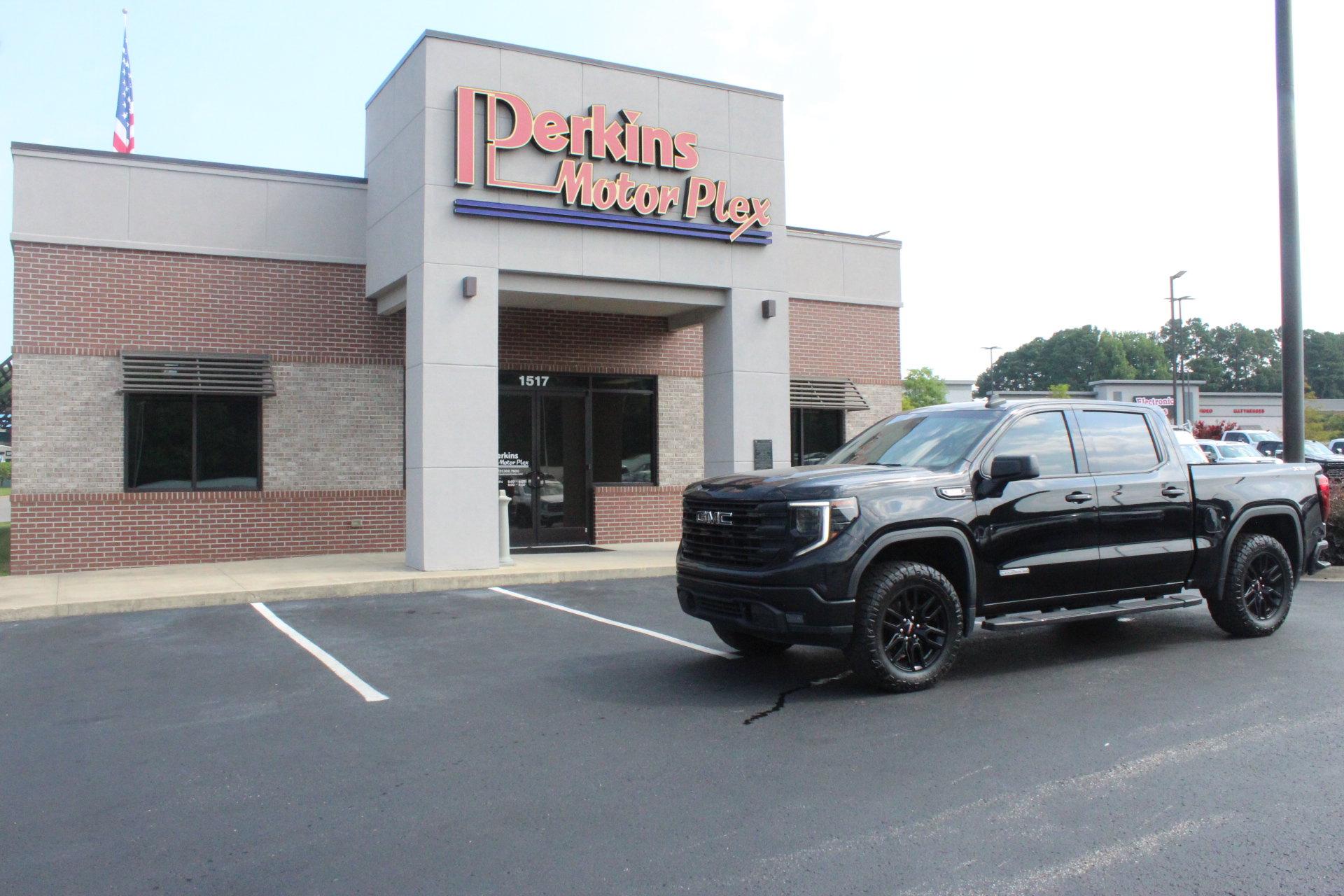 Used 2022 GMC Sierra 1500 Elevation w/ LPO, Elevation Black Package AWD/4WD image 38