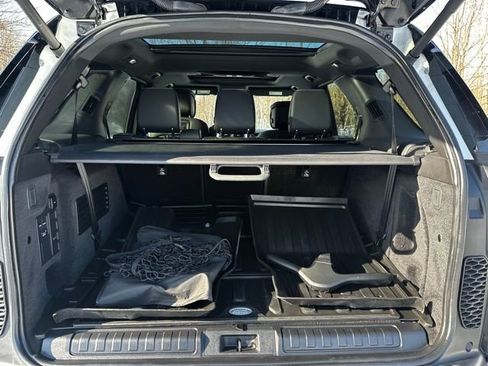 Used 2023 Land Rover Discovery S R-Dynamic image 17