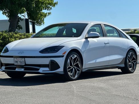 Used 2024 Hyundai Ioniq 6 SEL RWD image 8