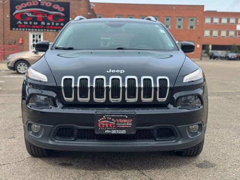 Used 2018 Jeep Cherokee Latitude Plus w/ Cold Weather Group image 1