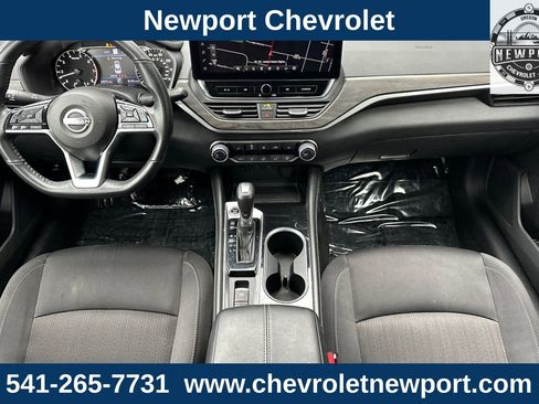 Used 2024 Nissan Altima 2.5 SV w/ SV Premium Package image 14