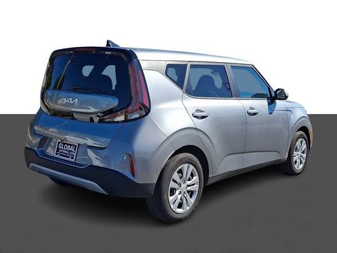 Used 2025 Kia Soul LX FWD image 7