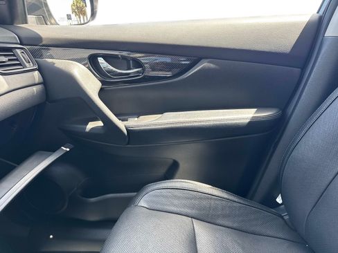 Used 2019 Nissan Rogue SL AWD/4WD image 23