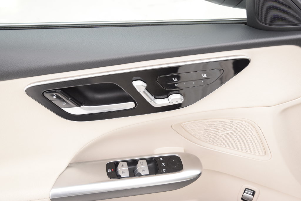 Used 2024 Mercedes-Benz C 300 Sedan image 22