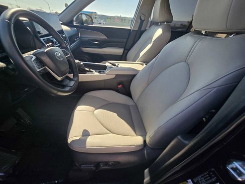 Used 2024 Toyota Grand Highlander XLE image 24