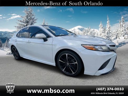 Used 2020 Toyota Camry XSE image 1
