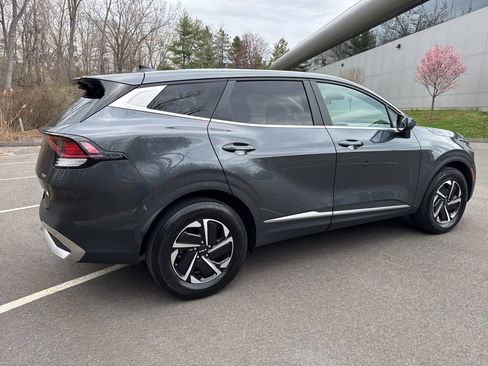 Used 2023 Kia Sportage LX image 4