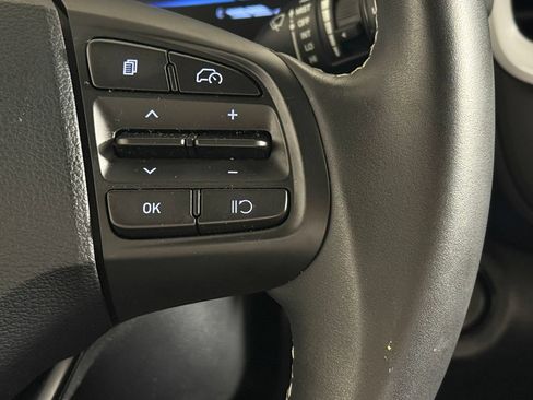 Certified 2025 Hyundai Venue Limited FWD image 36