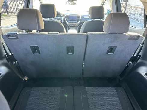 Used 2020 GMC Acadia SLE w/ Driver Convenience Package image 12