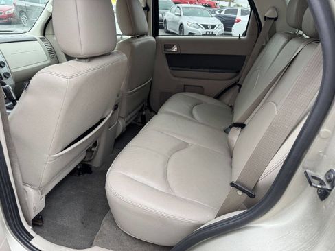 Used 2010 Mercury Mariner Premier image 5