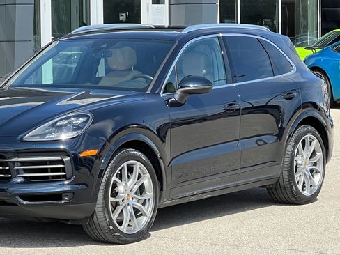 Used 2021 Porsche Cayenne S AWD/4WD image 12