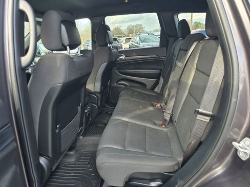 Used 2020 Jeep Grand Cherokee Laredo AWD/4WD image 10