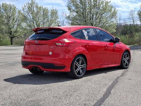 Used 2016 Ford Focus ST w/ Equipment Group 402A FWD image 7