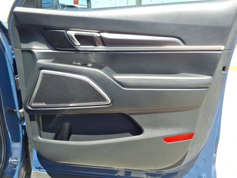 Used 2025 Kia Telluride S FWD image 24