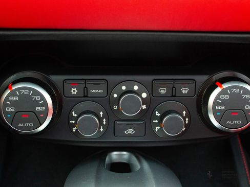 Certified 2015 Ferrari California T image 19