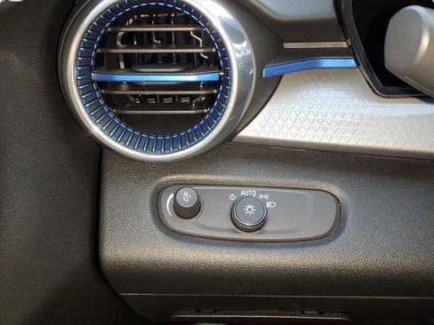 Used 2024 Chevrolet Trax LT image 22