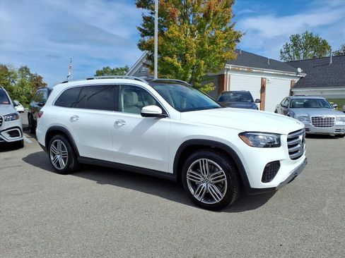 Used 2026 Mercedes-Benz GLS 450 4MATIC image 1