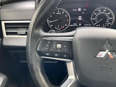 Used 2024 Mitsubishi Outlander SE AWD/4WD image 17