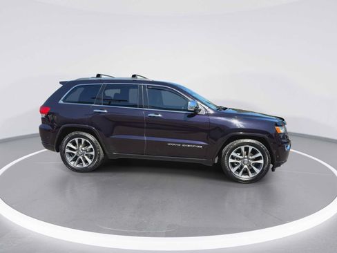 Used 2018 Jeep Grand Cherokee Overland AWD/4WD image 9