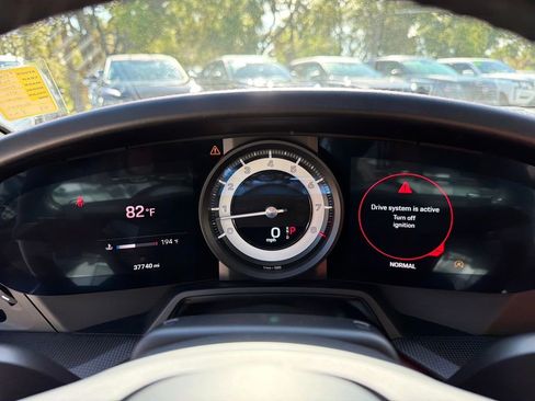 Used 2022 Porsche 911 Carrera image 48