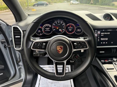 Used 2019 Porsche Cayenne S w/ Premium Package AWD/4WD image 19