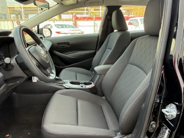 Used 2025 Toyota Corolla LE FWD image 25