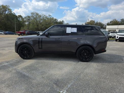 Used 2022 Land Rover Range Rover SE image 8