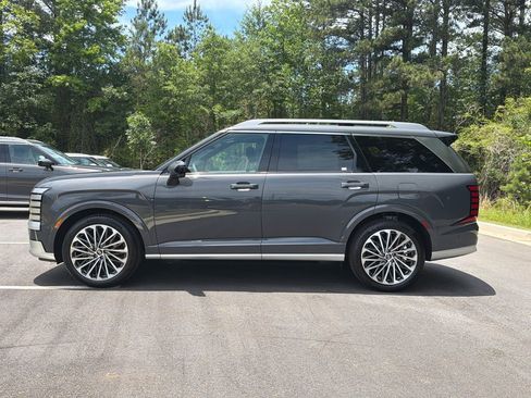 New 2026 Hyundai Palisade Calligraphy FWD image 2