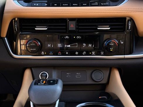 Used 2023 Nissan Rogue Platinum w/ Platinum Premium Package image 32