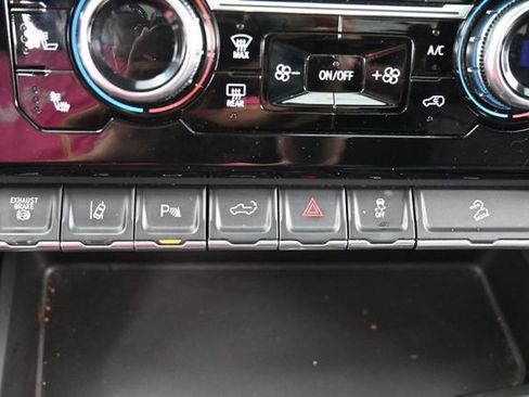 Used 2024 GMC Sierra 3500 AT4 w/ AT4 Premium Plus Package AWD/4WD image 28