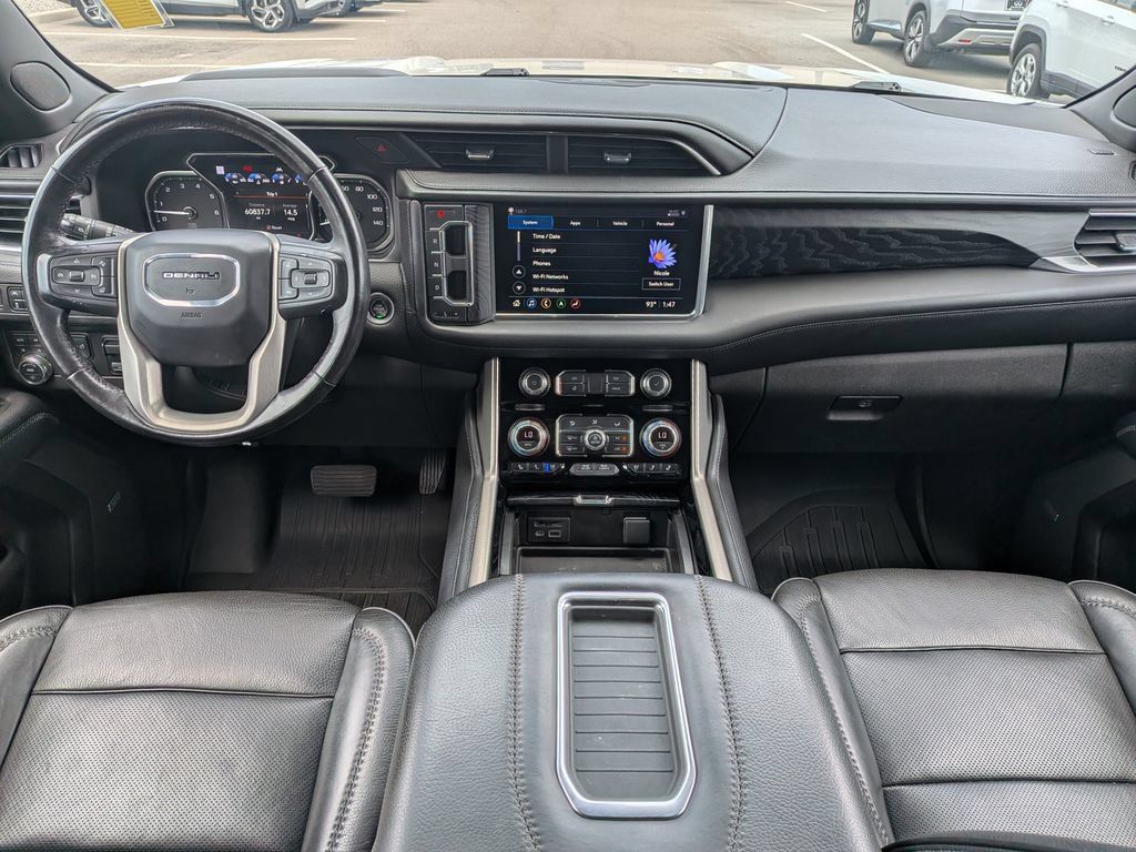 Used 2021 GMC Yukon XL Denali w/ Denali Ultimate Package AWD/4WD image 17