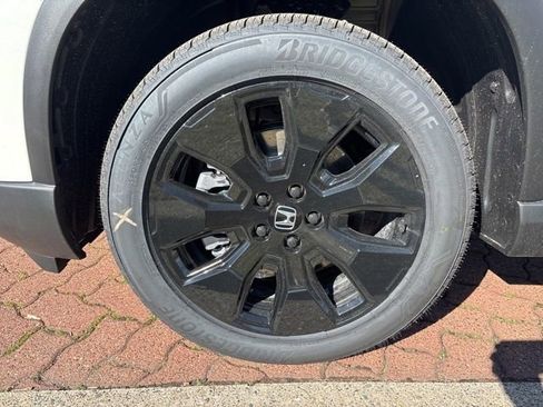 New 2026 Honda Pilot Black Edition image 4