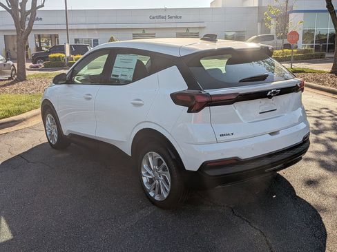 New 2027 Chevrolet Bolt LT w/ Comfort Package FWD image 6