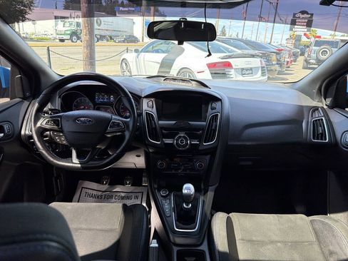 Used 2016 Ford Focus RS AWD/4WD image 27