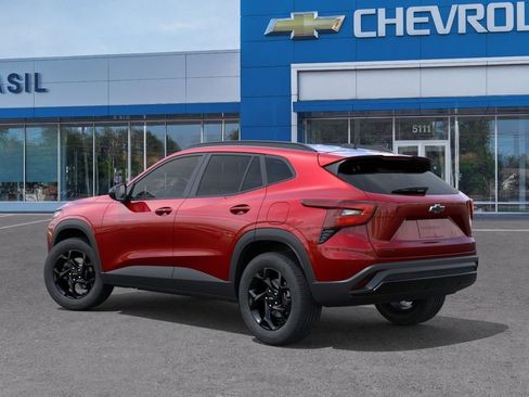 New 2026 Chevrolet Trax LT w/ Driver Confidence Package FWD image 3