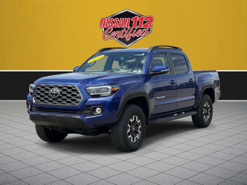 Used 2022 Toyota Tacoma TRD Off-Road w/ Technology Package AWD/4WD image 3