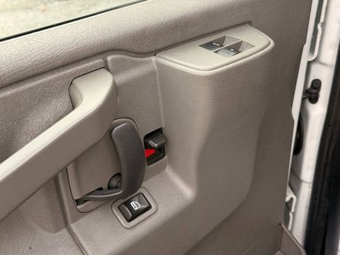 Used 2019 GMC Savana 2500 w/ Driver Convenience Package image 16