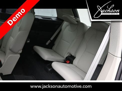 Certified 2024 Volvo XC90 T8 Plus w/ Protection Package Premier image 24