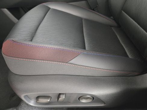 New 2026 Chevrolet Equinox RS w/ Convenience Package III FWD image 26