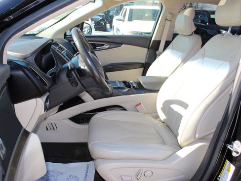 Used 2018 Lincoln MKX Reserve w/ Lincoln MKX Climate Package image 9