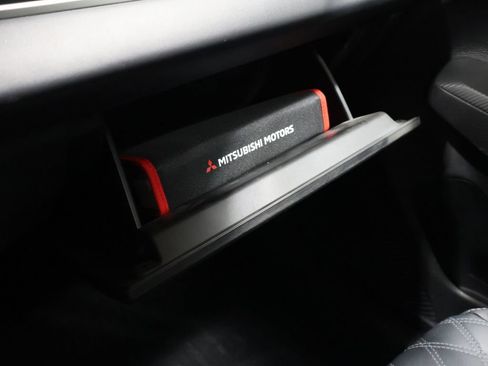 Used 2022 Mitsubishi Outlander SEL image 37