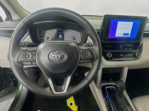 Used 2024 Toyota Corolla Cross LE image 11