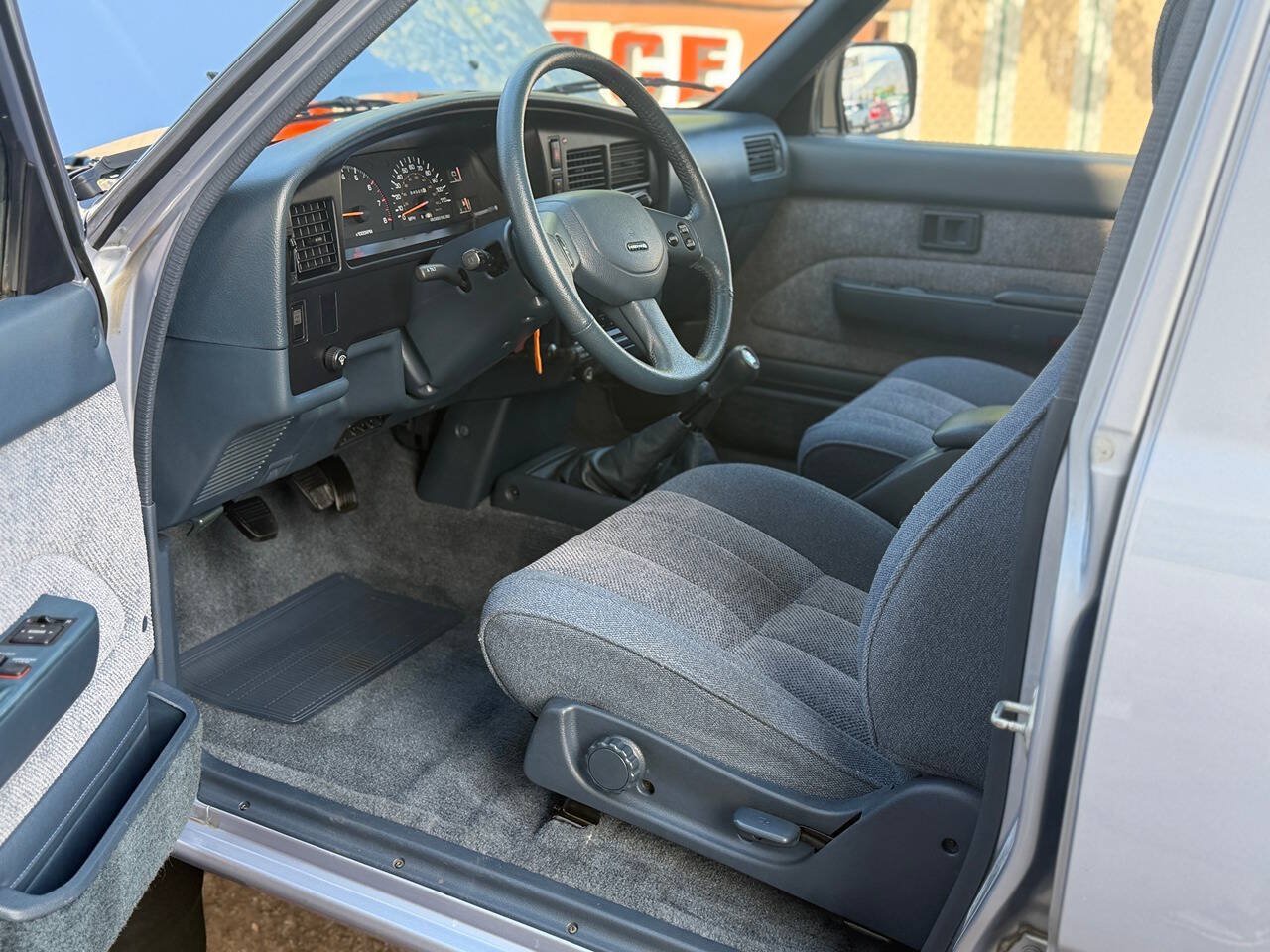 Used 1990 Toyota 4Runner SR5 AWD/4WD image 21
