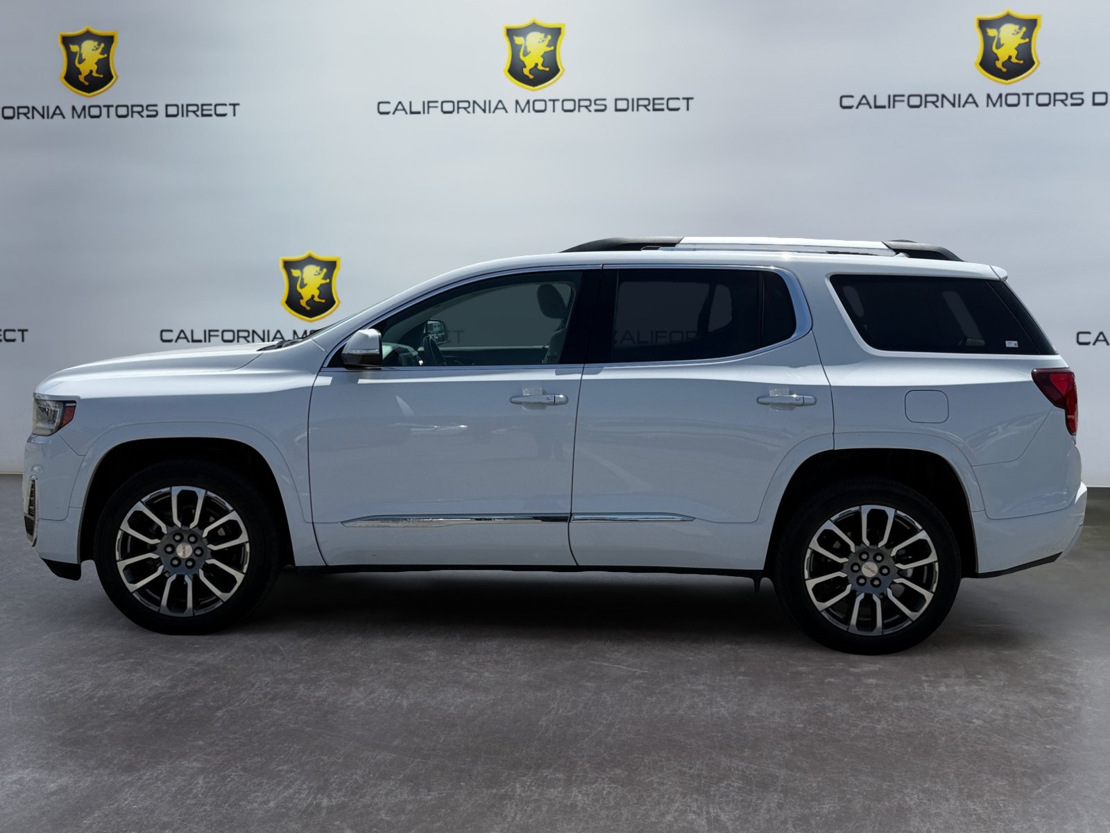 Used 2023 GMC Acadia Denali AWD/4WD image 2