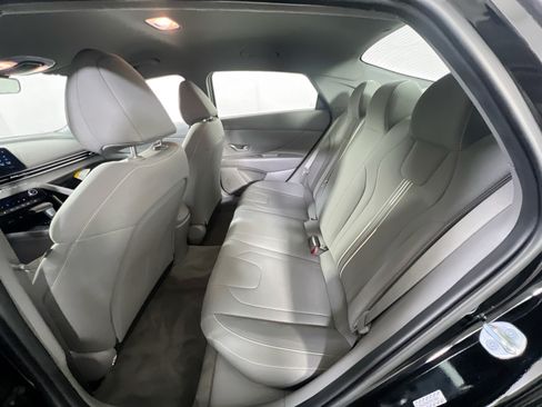 Used 2023 Hyundai Elantra SEL w/ Convenience Package FWD image 23