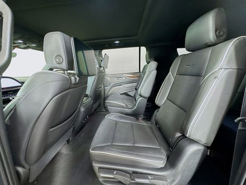 Used 2021 Cadillac Escalade ESV Premium Luxury image 29