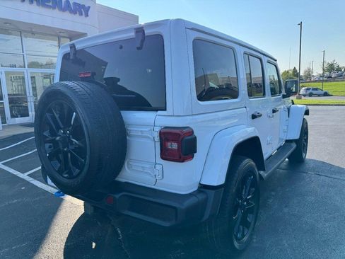 Used 2023 Jeep Wrangler Unlimited Sahara w/ Cold Weather Group AWD/4WD image 3