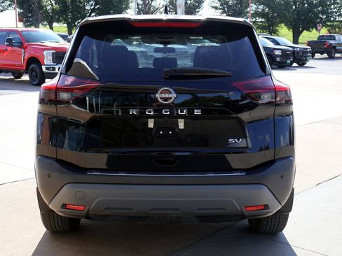 Used 2023 Nissan Rogue SV FWD image 7